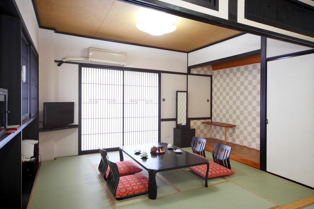 Hotel Chatelet Inn Kyoto Bagian luar foto
