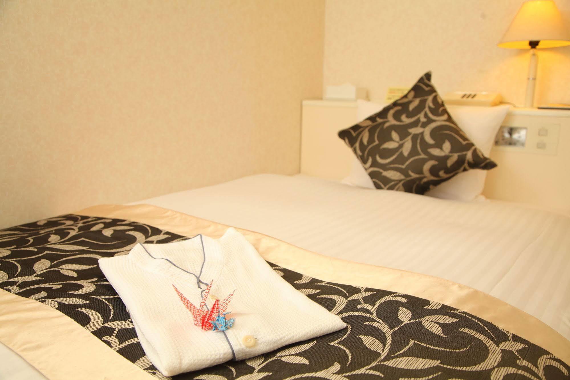 Hotel Chatelet Inn Kyoto Bagian luar foto